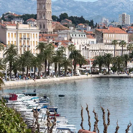 Riva Promenade Split