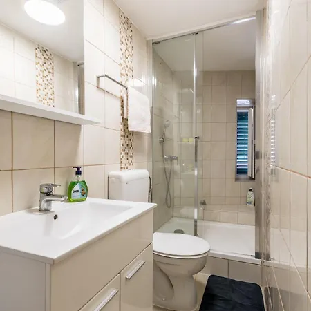 Holiday Riva Promenade Tatil Evi Split