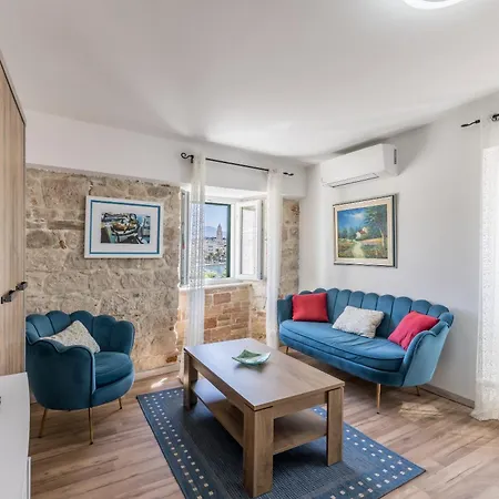 Holiday Riva Promenade Tatil Evi